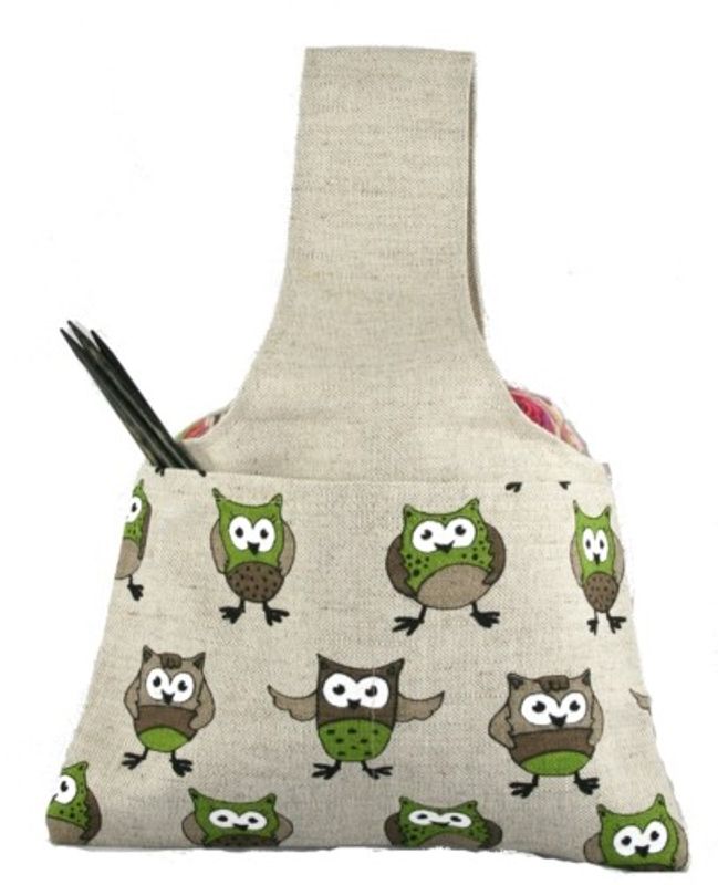 Liten strikkeveske med ugler