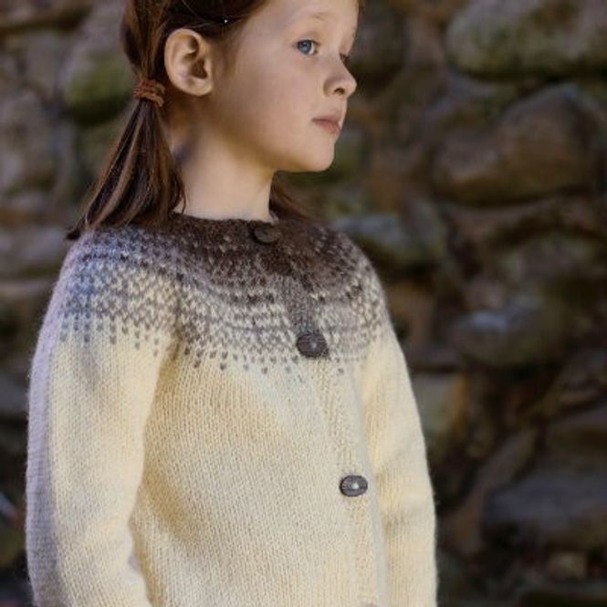 Hovedbilde Dovestone Natural Aran collection